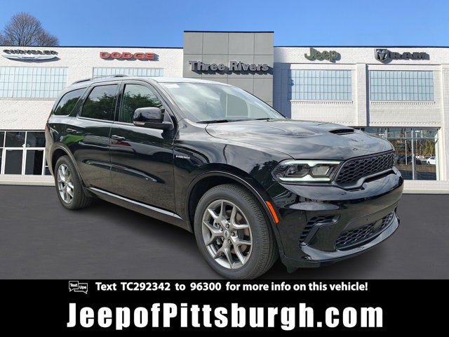 2026 Dodge Durango DURANGO GT PLUS AWD HEMI V8 in Diamond Black Clear-Coat Exterior Paint — front three-quarter view