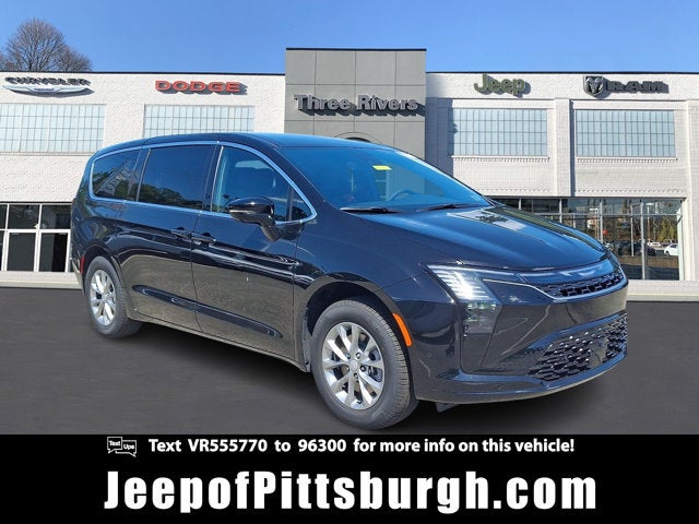 2027 Chrysler Pacifica PACIFICA SELECT AWD in Diamond Black Crystal Pearl-Coat Exterior Paint — front three-quarter view