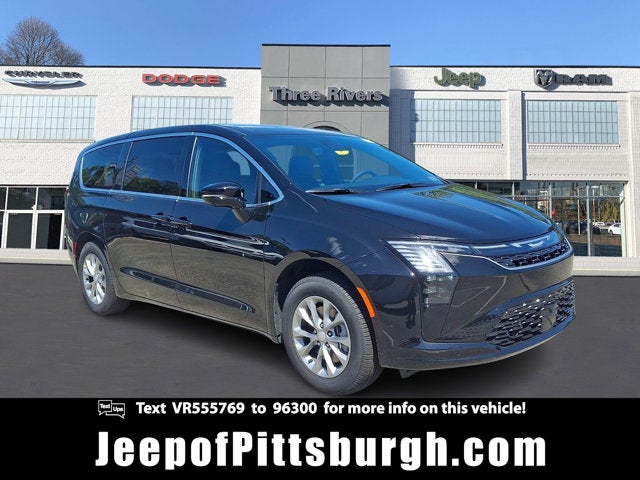 2027 Chrysler Pacifica PACIFICA SELECT AWD in Diamond Black Crystal Pearl-Coat Exterior Paint — front three-quarter view